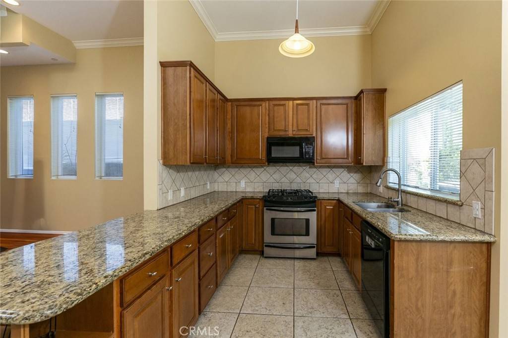 Agoura Hills, CA 91301,5241 Colodny DR #301