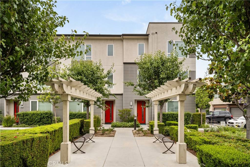 Downey, CA 90241,10648 Paramount BLVD