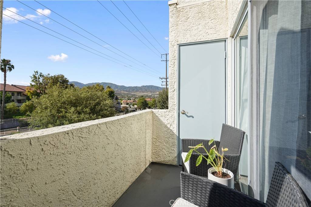 Canyon Country, CA 91351,18209 Sierra HWY #12