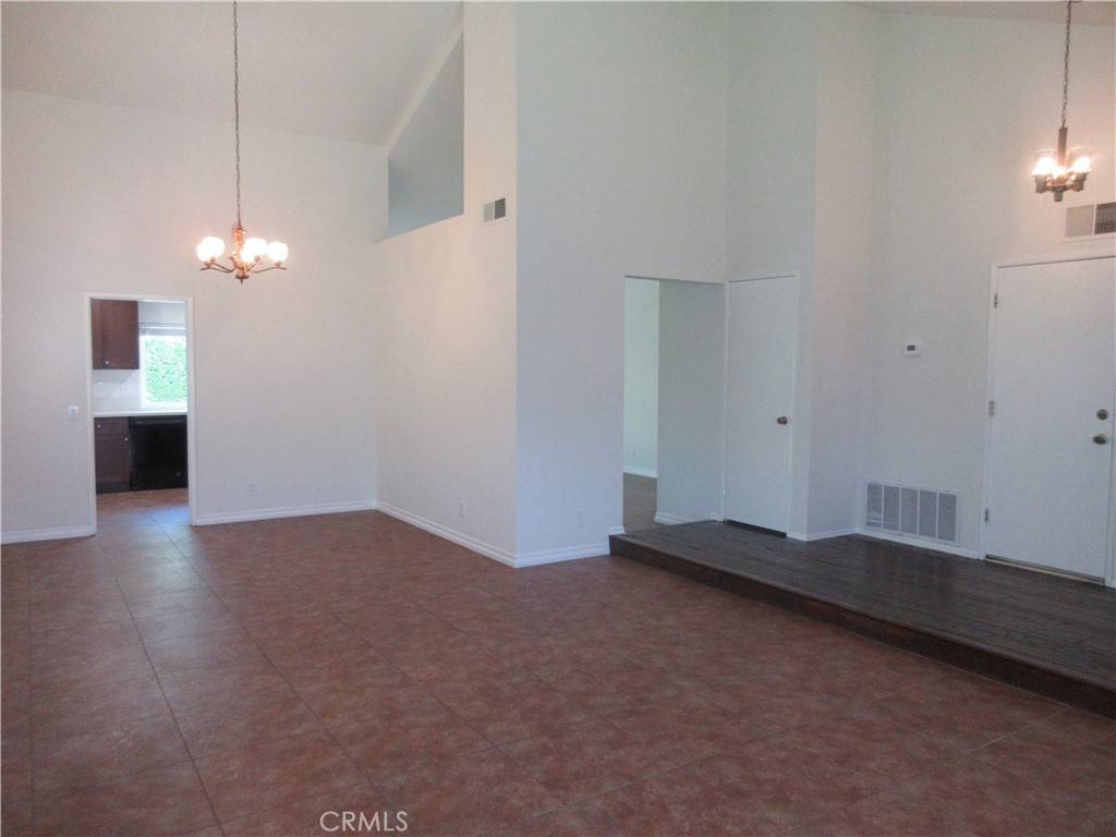 Northridge, CA 91324,18523 Kinzie ST