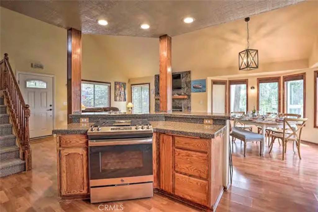 Crestline, CA 92325,920 Arbula DR