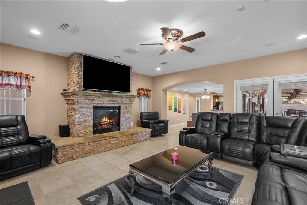 Palmdale, CA 93551,40139 15 ST W