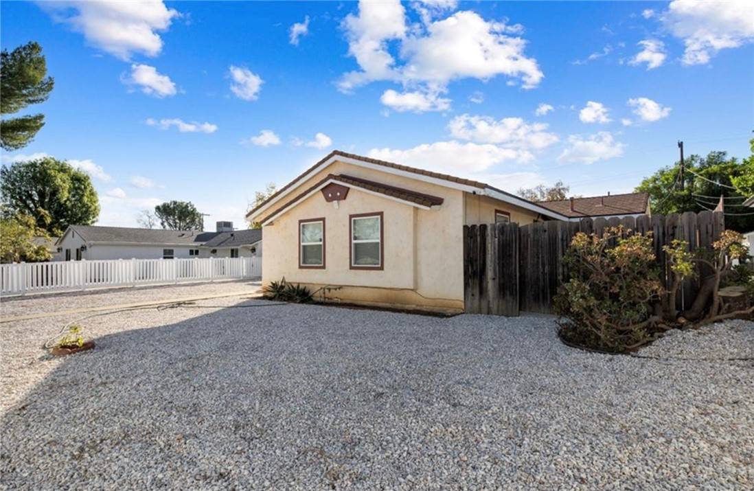 Canoga Park, CA 91304,23040 Saticoy ST