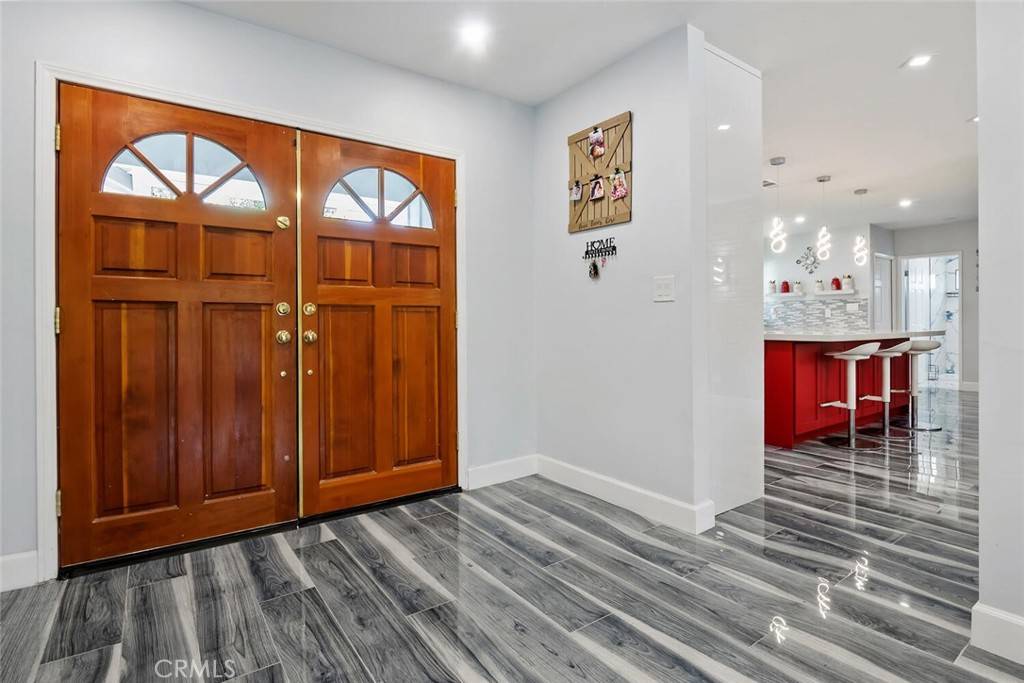 Northridge, CA 91324,10225 Donna AVE