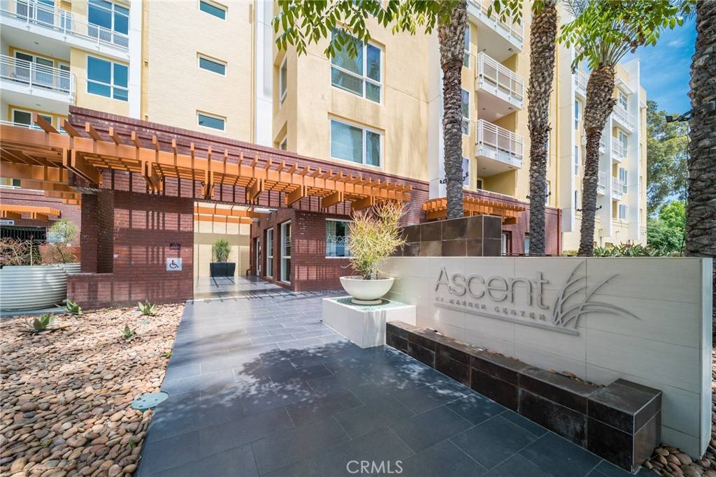 Woodland Hills, CA 91367,21301 Erwin ST #303