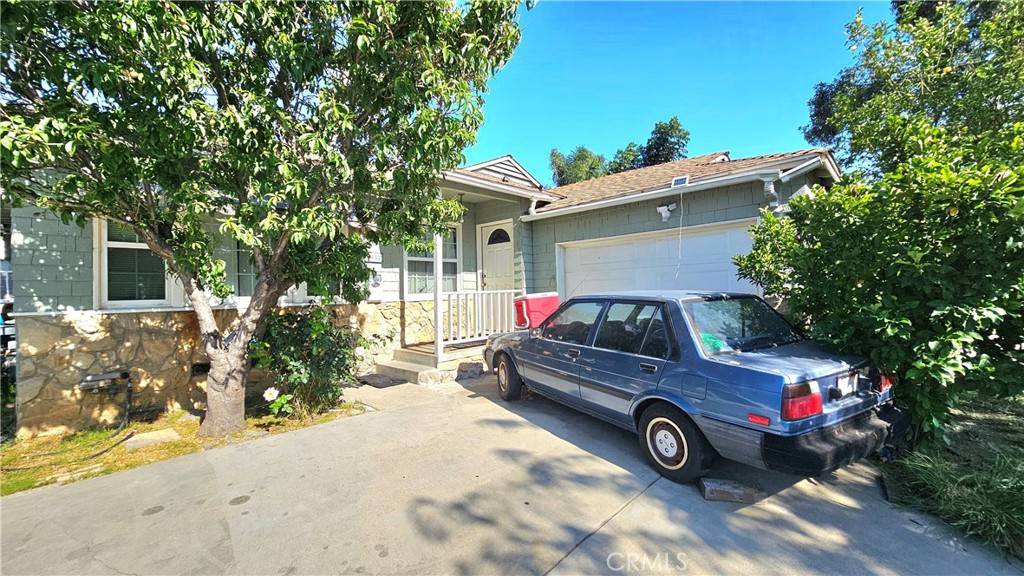 Reseda, CA 91335,6552 Aura AVE