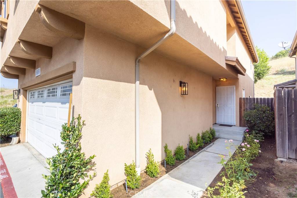 Sylmar, CA 91342,14114 Almetz Cir