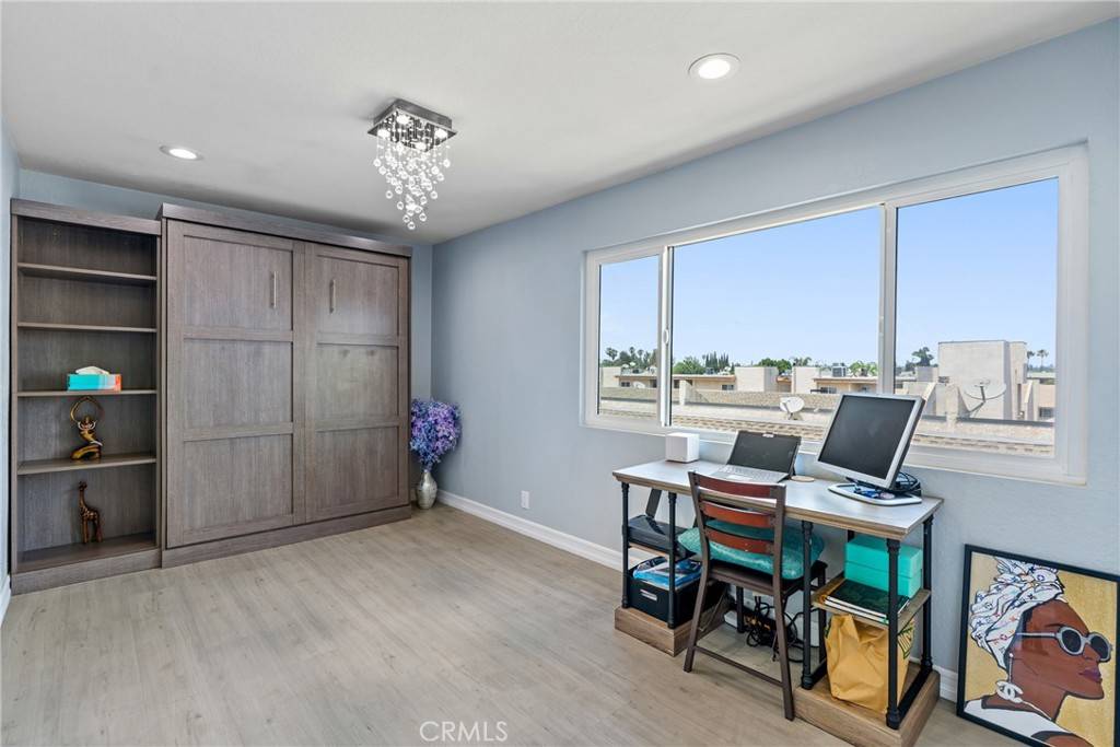 Reseda, CA 91335,7625 Reseda BLVD #302