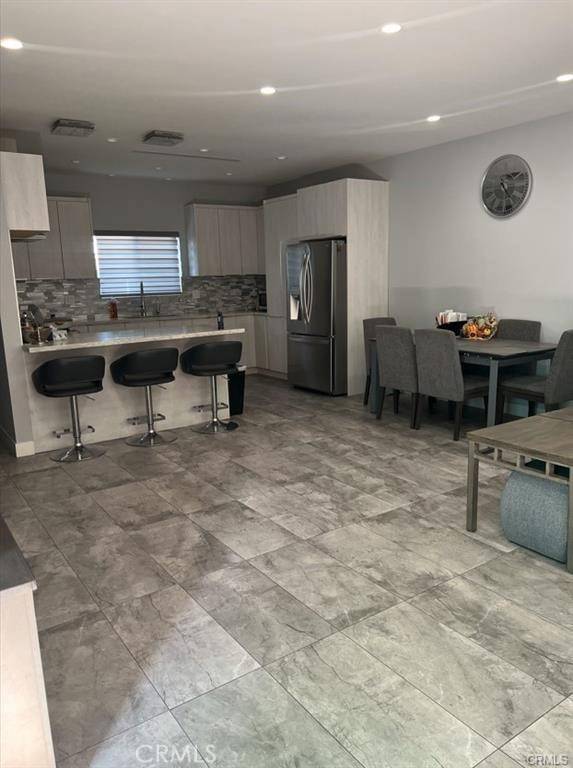 Northridge, CA 91325,9937 Babbitt AVE
