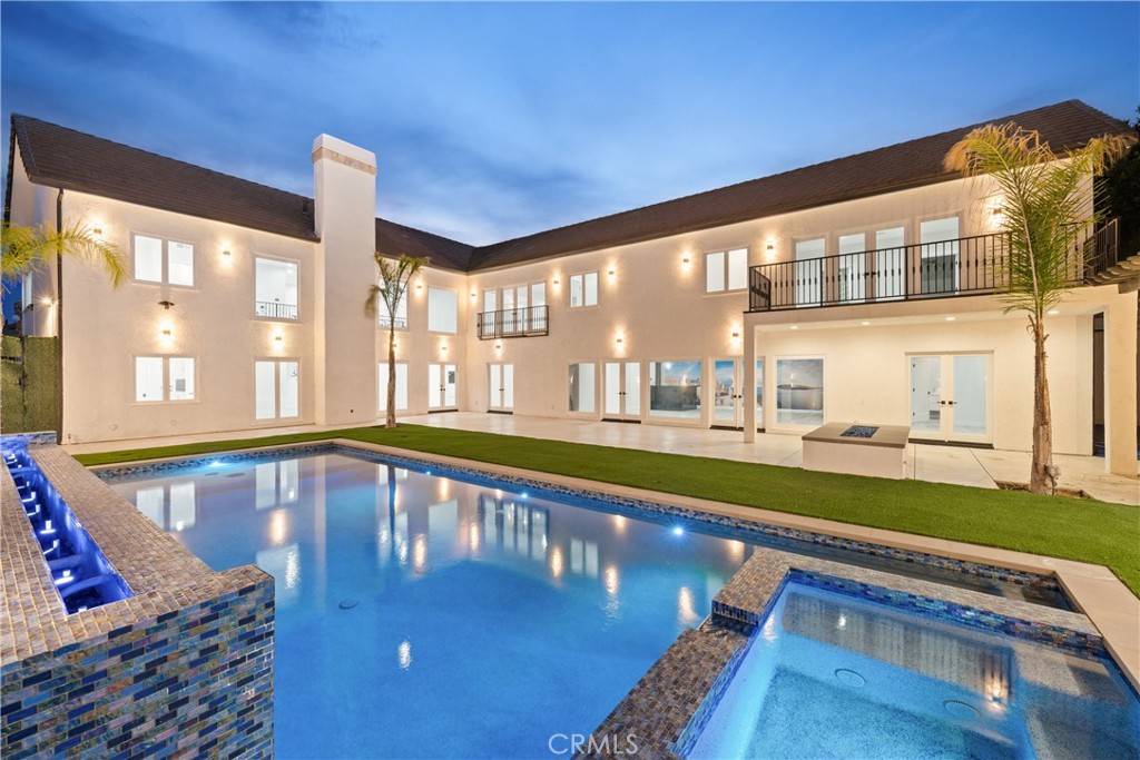 Woodland Hills, CA 91367,5965 Nora Lynn DR