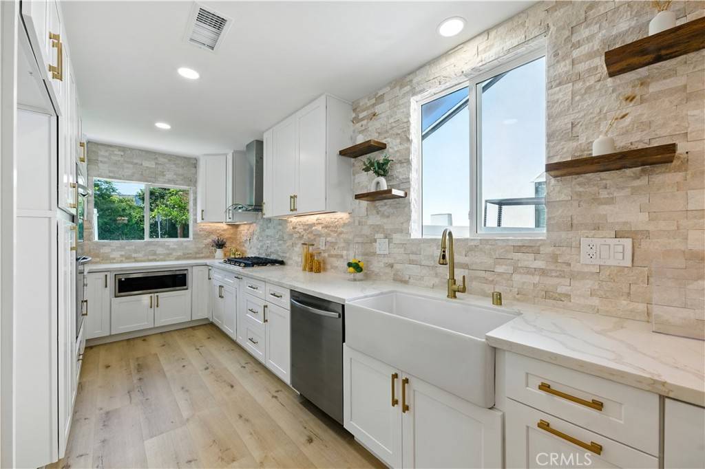 Sherman Oaks, CA 91401,13021 Killion ST