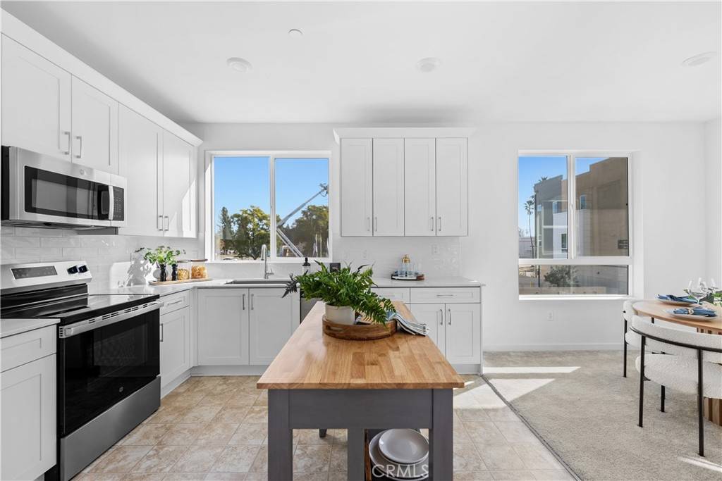 North Hills, CA 91343,9419 1/2 N Sepulveda Blvd. #1