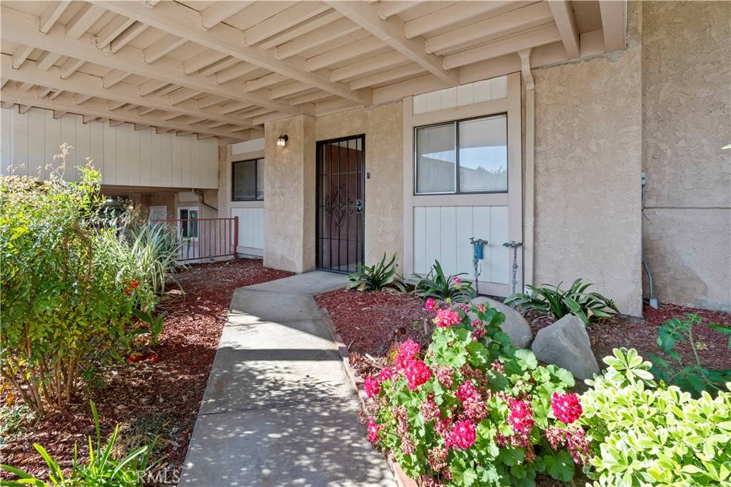 Thousand Oaks, CA 91362,1745 Los Feliz DR #2