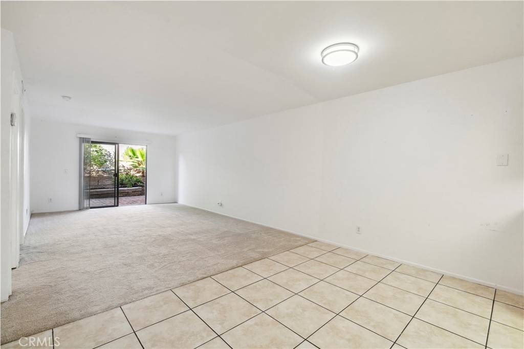 Thousand Oaks, CA 91362,1745 Los Feliz DR #2