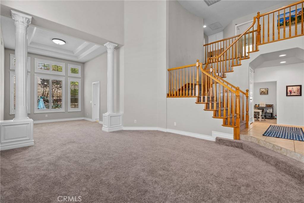 Valencia, CA 91354,27318 Chesterfield DR