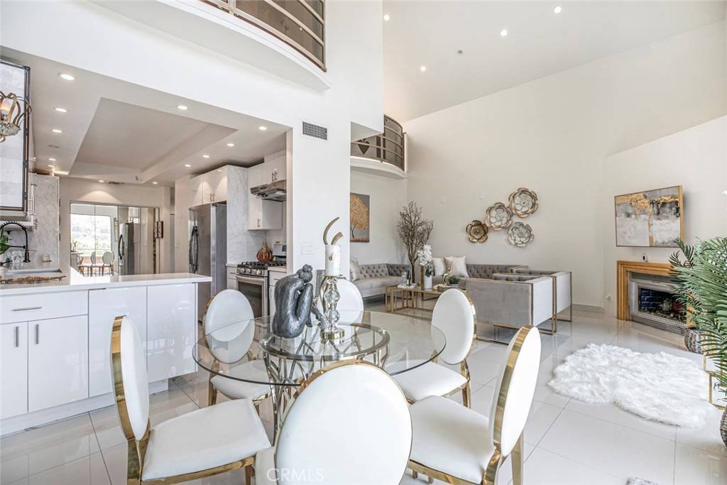 Sherman Oaks, CA 91423,13331 Moorpark ST #319