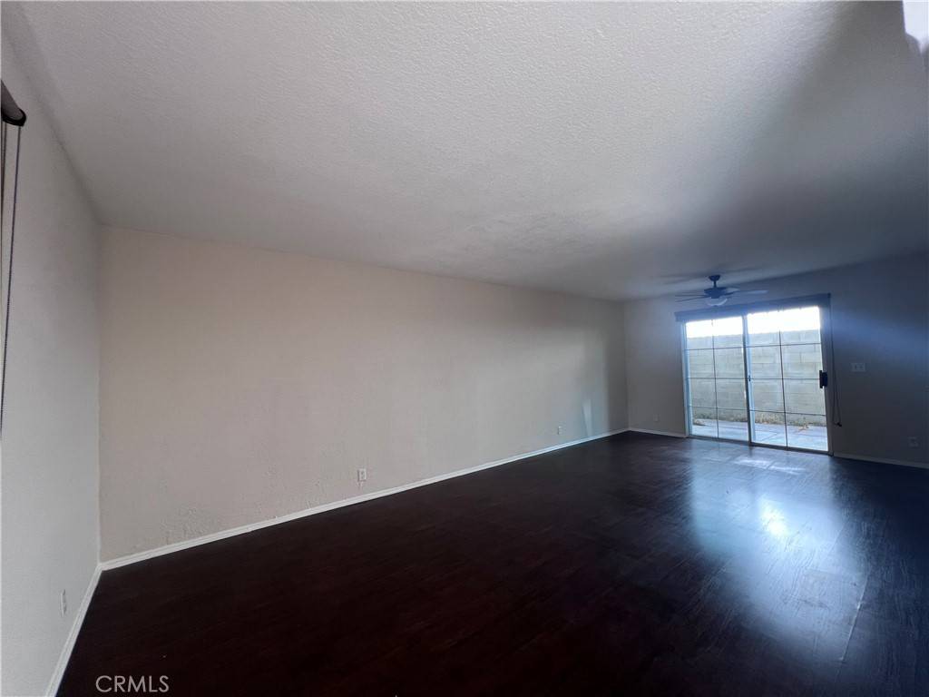 North Hollywood, CA 91606,11254 Oxnard ST #3