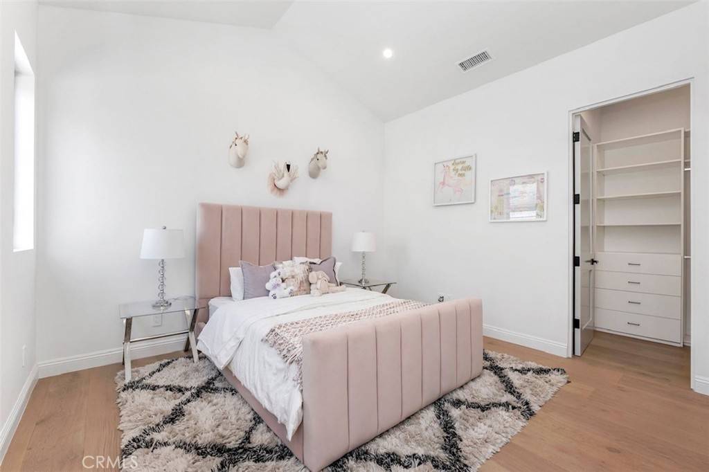 Sherman Oaks, CA 91403,14602 Morrison ST