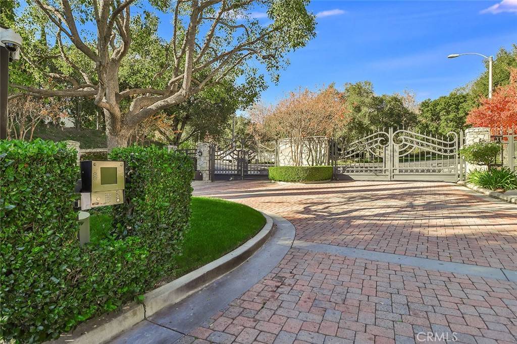 Calabasas, CA 91301,3966 Leighton Point Rd.