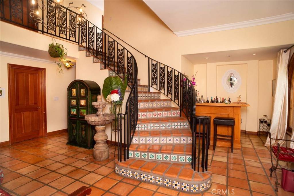 Tarzana, CA 91356,18690 Pasadero DR