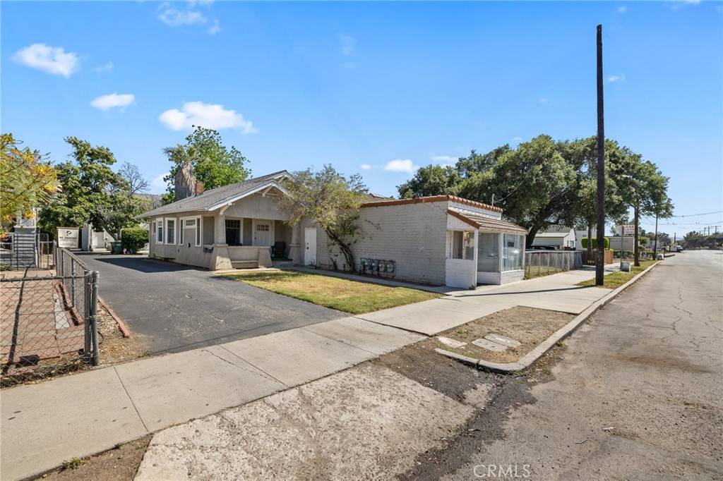 Santa Paula, CA 93060,608 E Main ST
