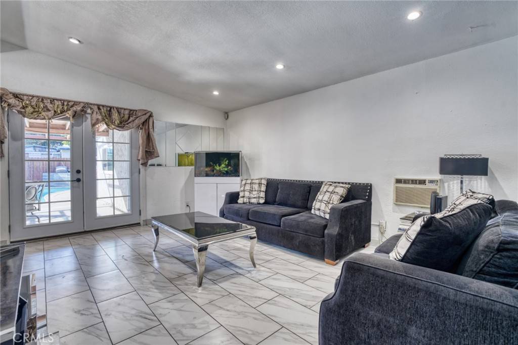 Sylmar, CA 91342,14901 Polk ST
