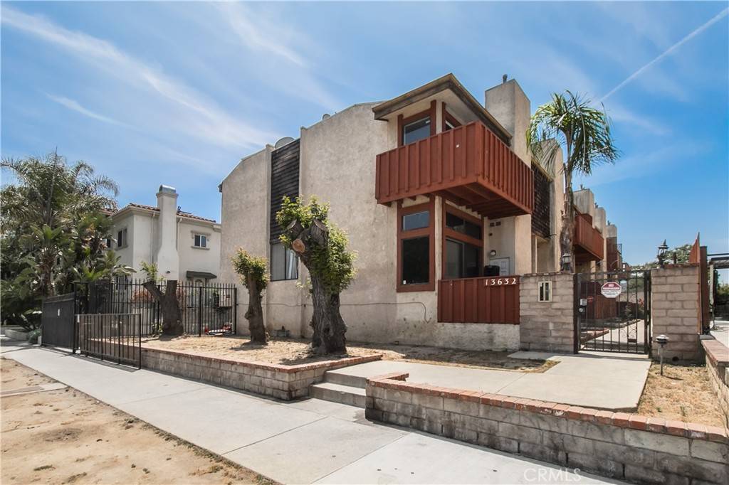 Van Nuys, CA 91405,13632 Valerio ST #2