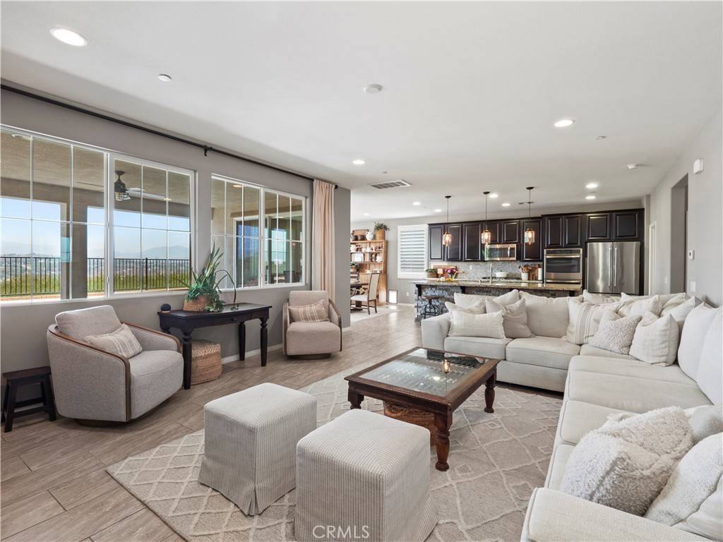 Valencia, CA 91354,28826 N West Hills DR