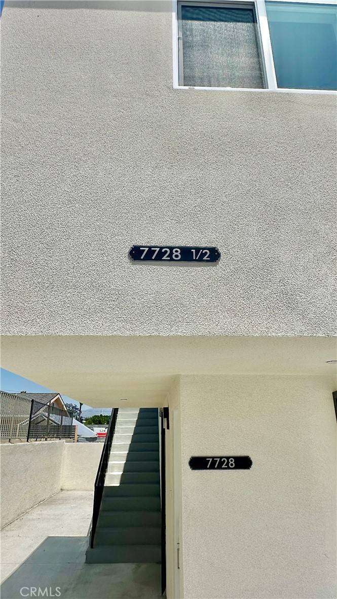 North Hollywood, CA 91605,7728 1/2 Laurel Canyon BLVD