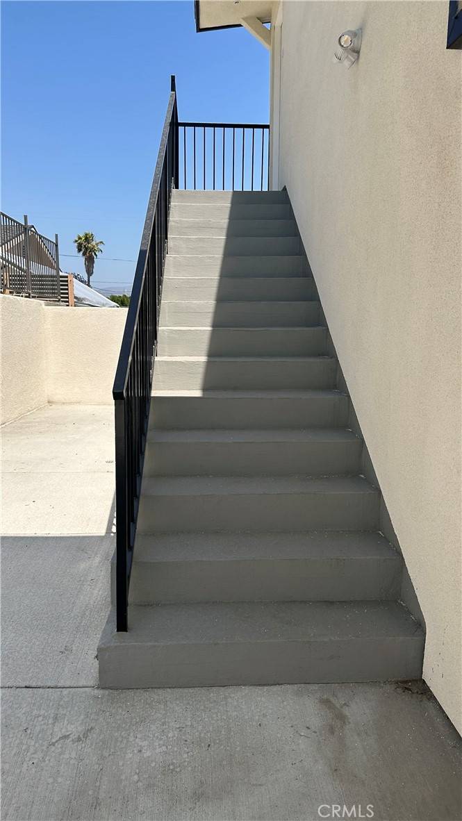North Hollywood, CA 91605,7728 1/2 Laurel Canyon BLVD