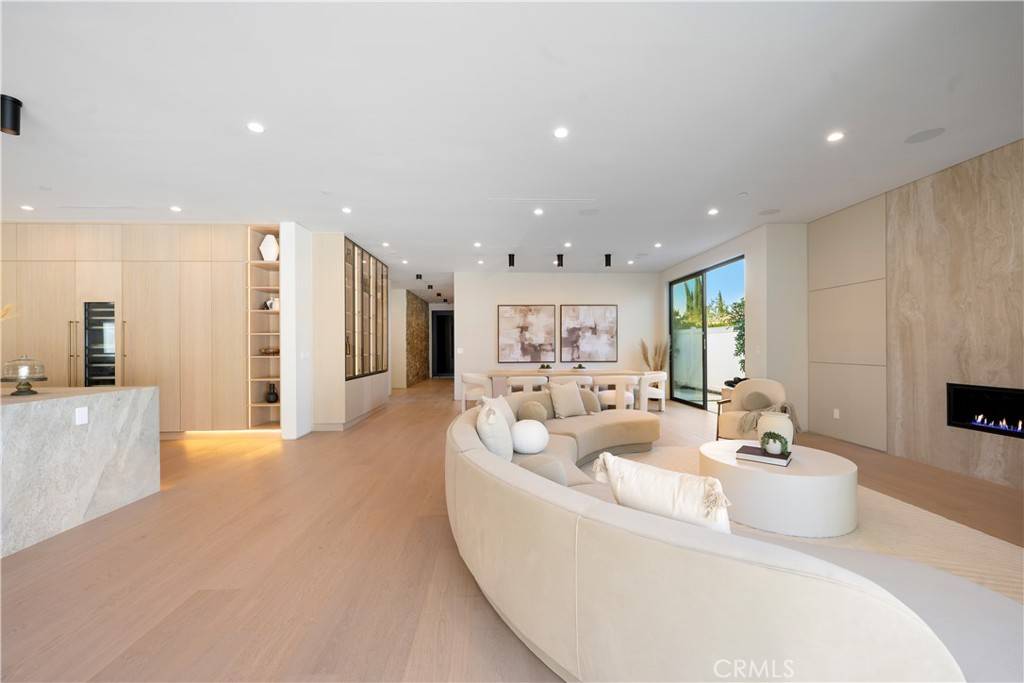 Encino, CA 91436,16728 Morrison ST