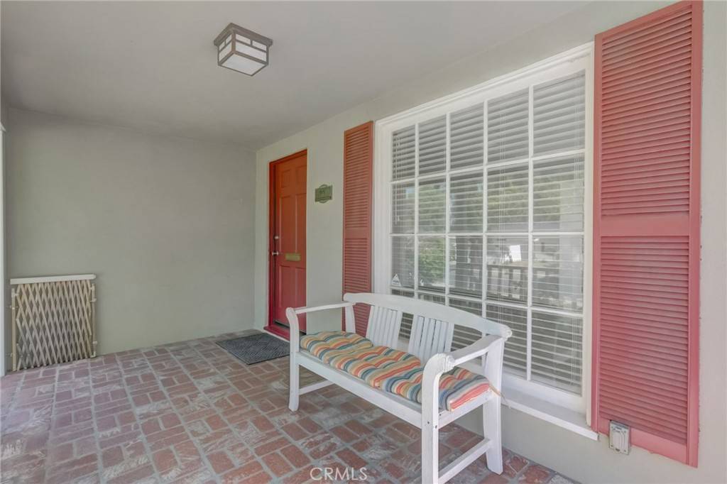 Woodland Hills, CA 91364,22024 De La Guerra ST