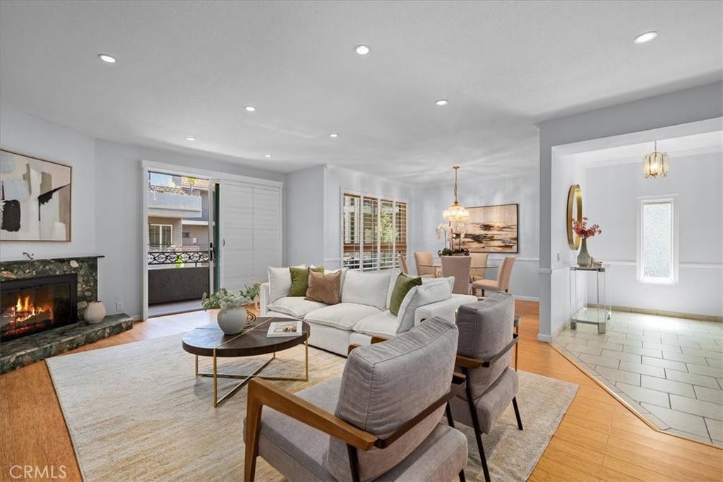 Sherman Oaks, CA 91403,14844 Dickens ST #208