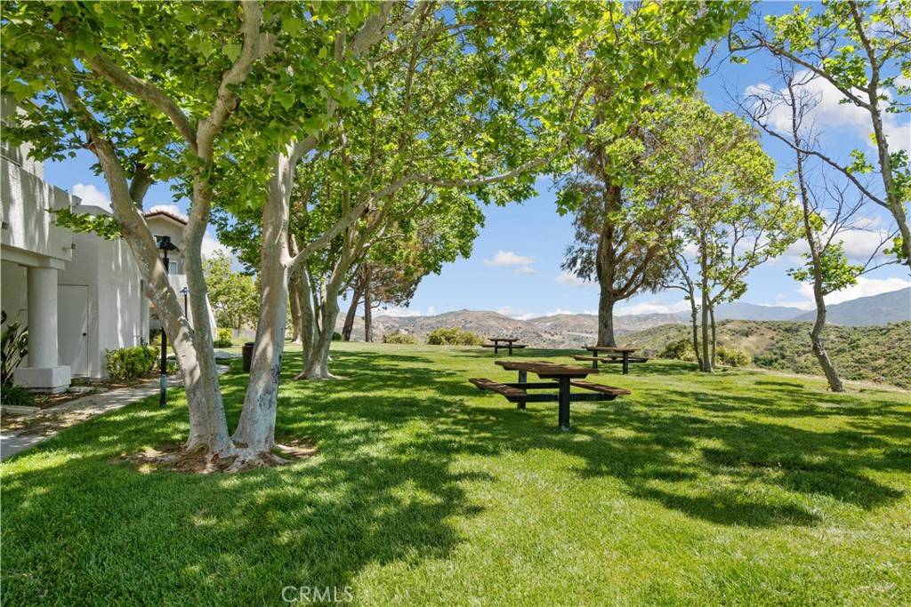 Newhall, CA 91321,21305 Nandina LN #201