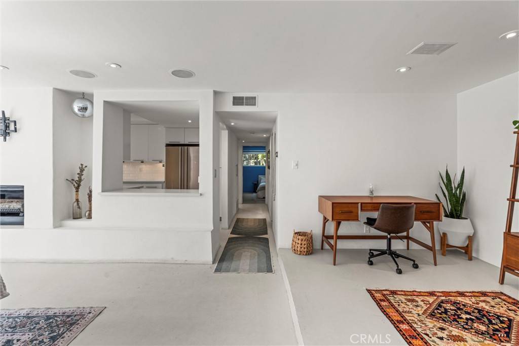 West Hollywood, CA 90069,1230 Horn AVE #101