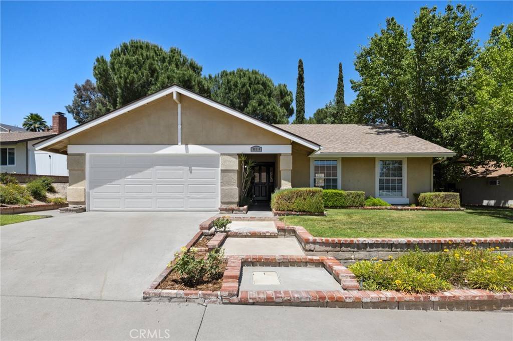Canyon Country, CA 91387,30314 Honeysuckle Hill DR
