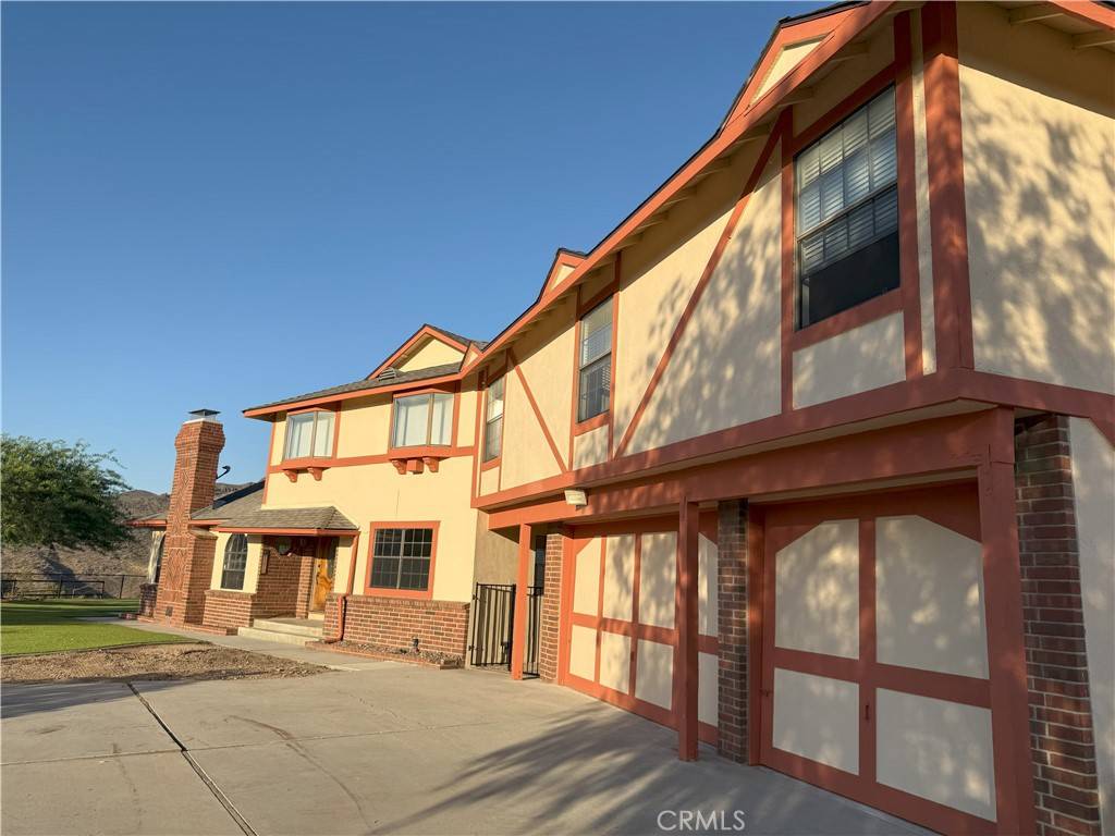 Agua Dulce, CA 91390,13620 Pales