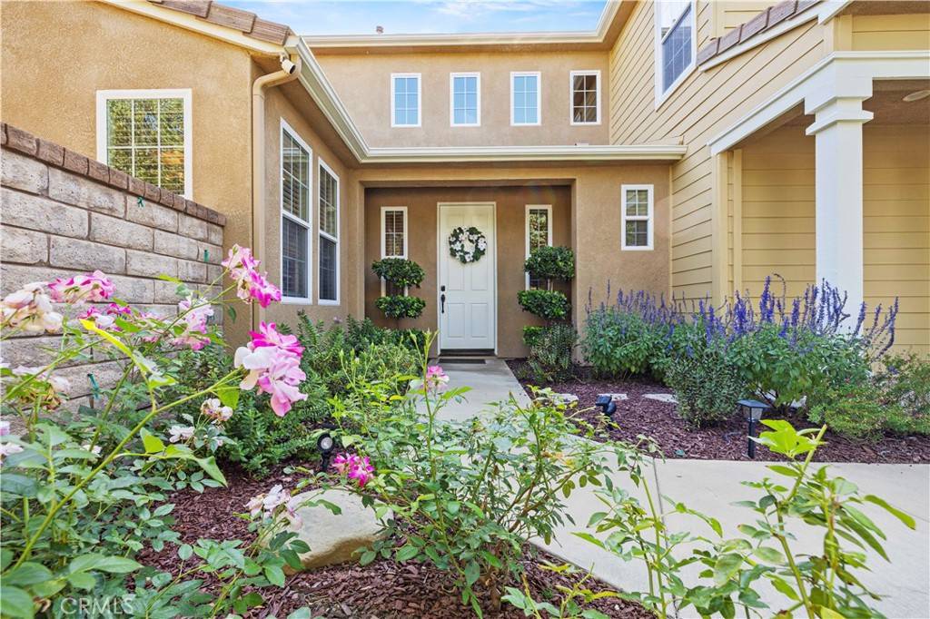 Valencia, CA 91381,25604 Mesquite CT