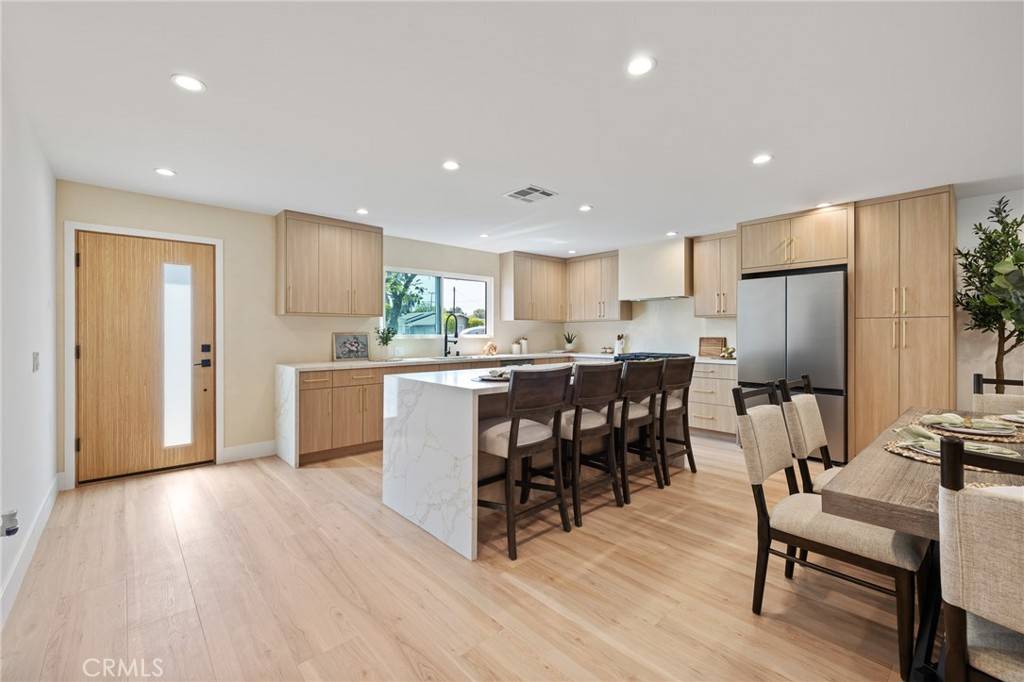 North Hills, CA 91343,8840 Valjean AVE