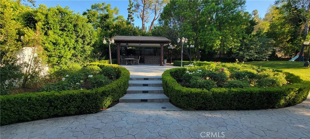 Tarzana, CA 91356,19016 Wells DR
