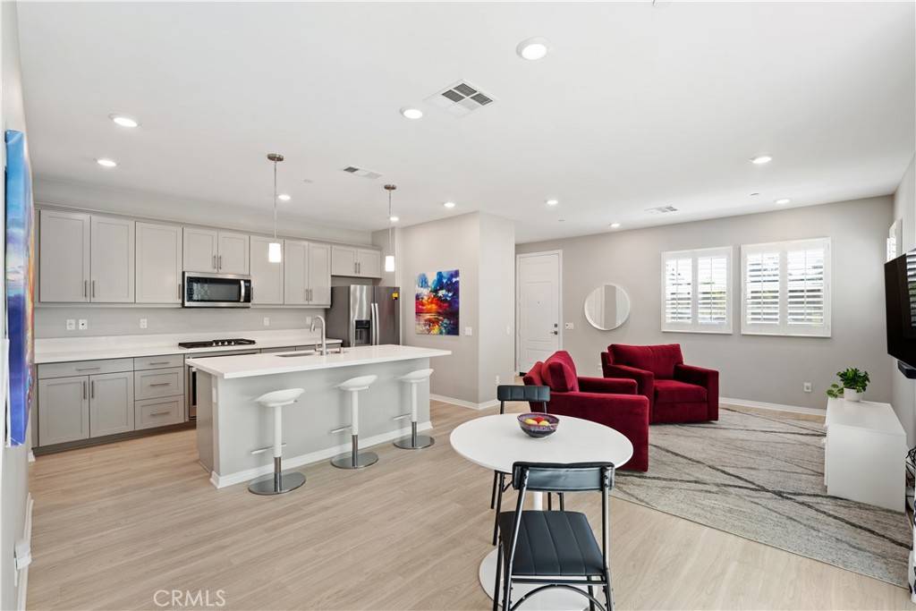 Canyon Country, CA 91387,27753 Dyer WAY