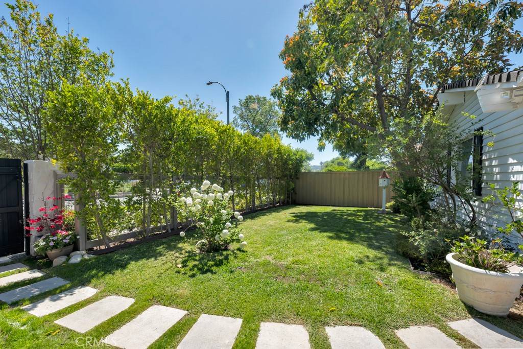 Woodland Hills, CA 91367,23451 Friar ST