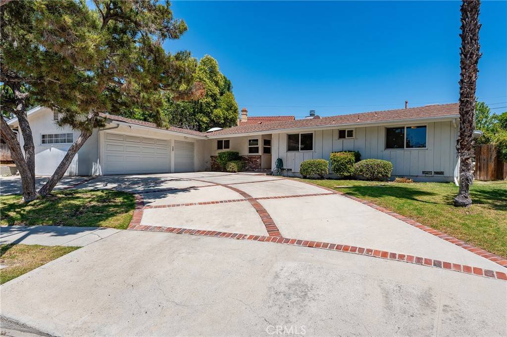 Woodland Hills, CA 91367,23730 Carard ST