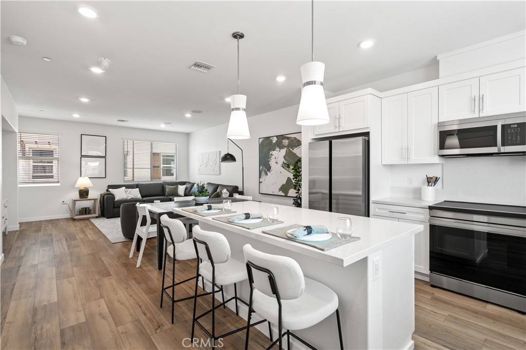 Pico Rivera, CA 90660,9343 Via Azul