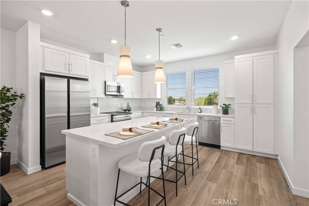 Pico Rivera, CA 90660,9343 Via Azul