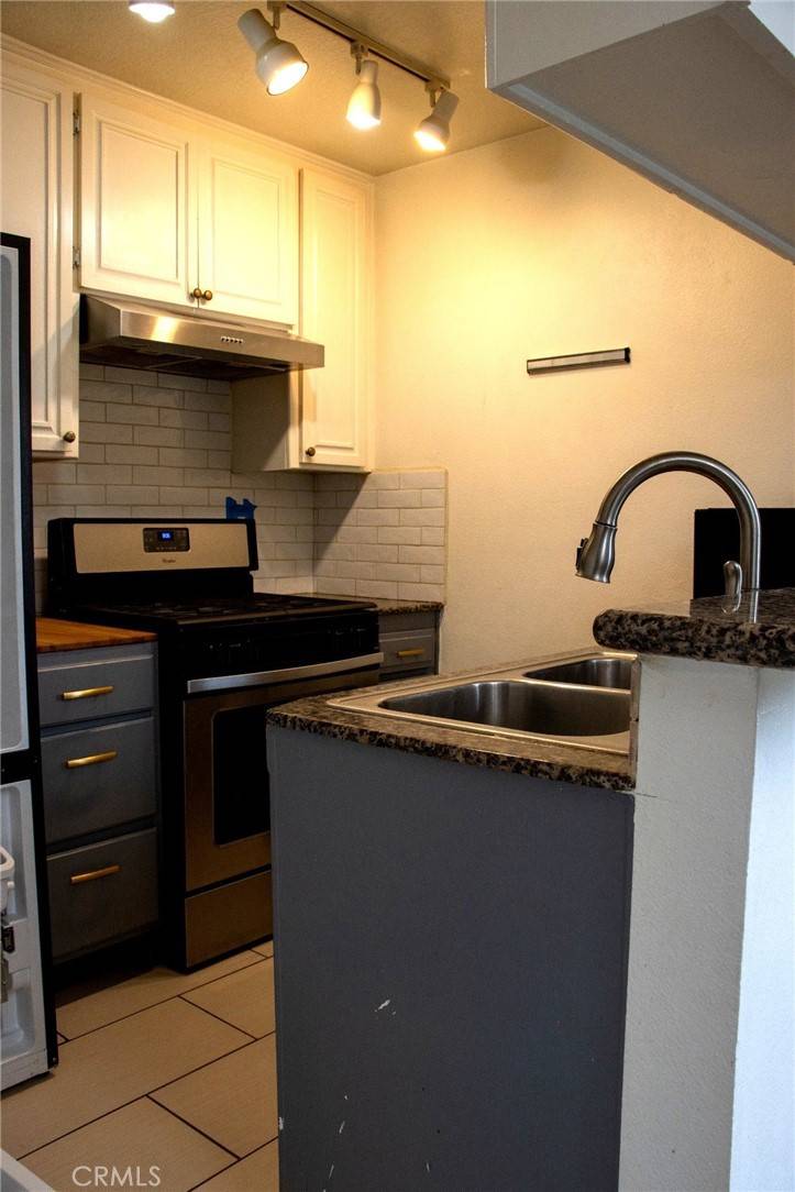 Lake Balboa, CA 91406,7045 Woodley AVE #124