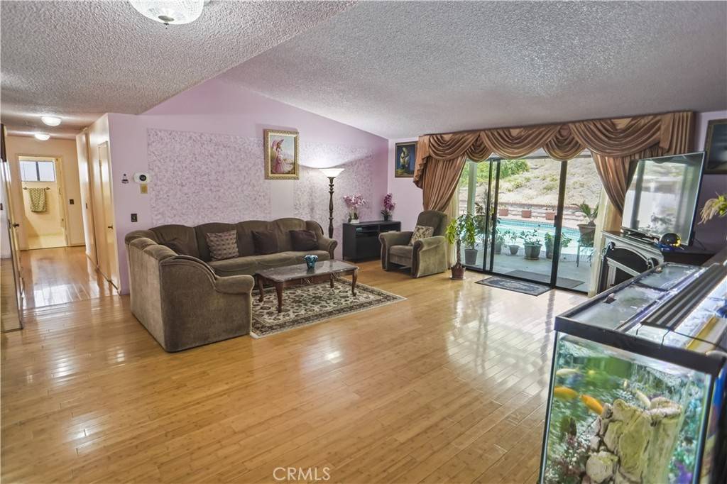 Northridge, CA 91325,17149 Gledhill ST