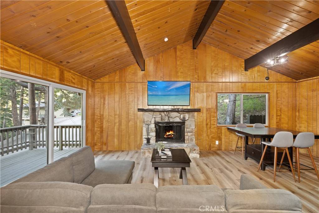 Crestline, CA 92325,990 Nesthorn DR