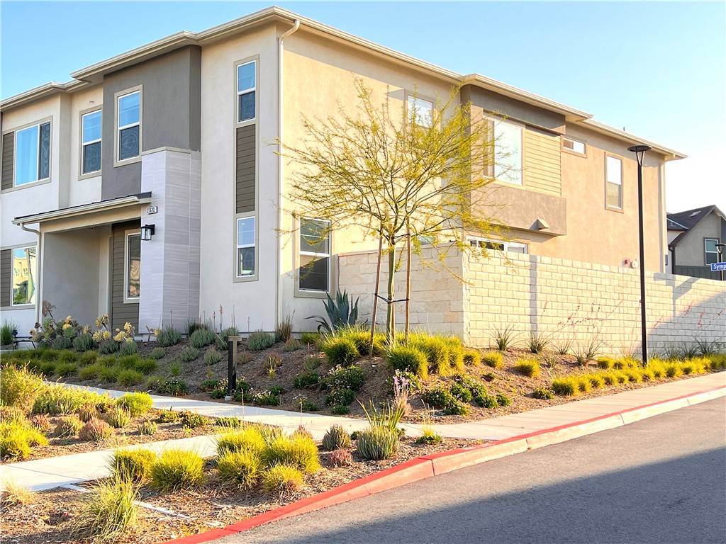 Valencia, CA 91381,27620 Symphony PL