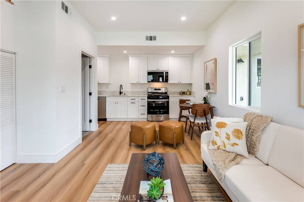 Winnetka, CA 91306,7661 Penfield AVE